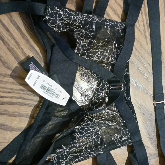 Victoria secret black strappy garterbelt size M/L - Picture 2 of 11